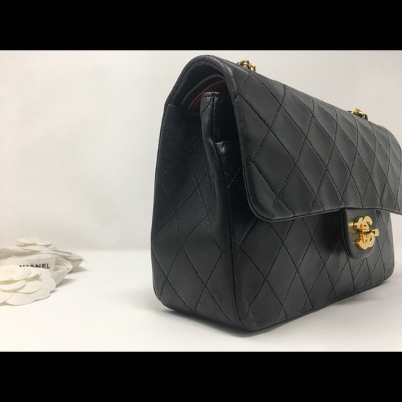 SOLD 💕Vintage Chanel Small Classic Flap - Picture 3 of 16